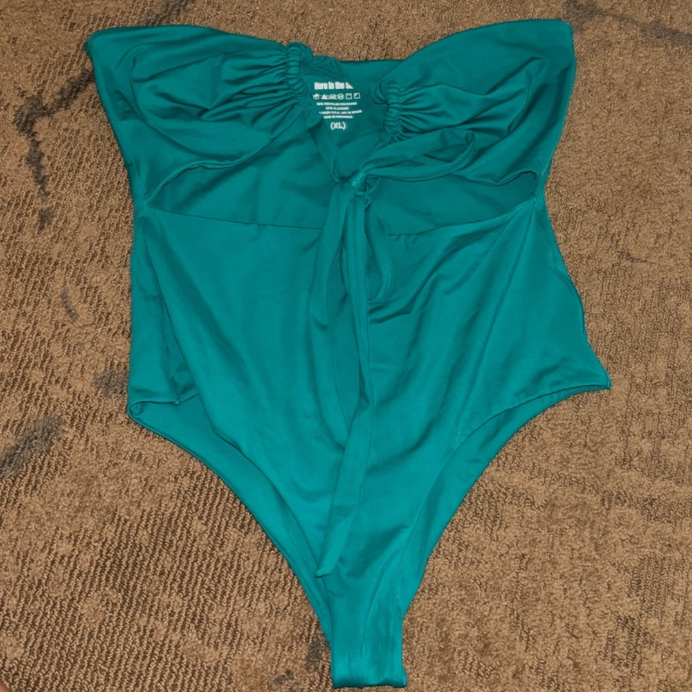 Versatile one piece swimwear
